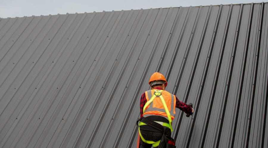 Professional metal roof installation services in Hoopeston, IL